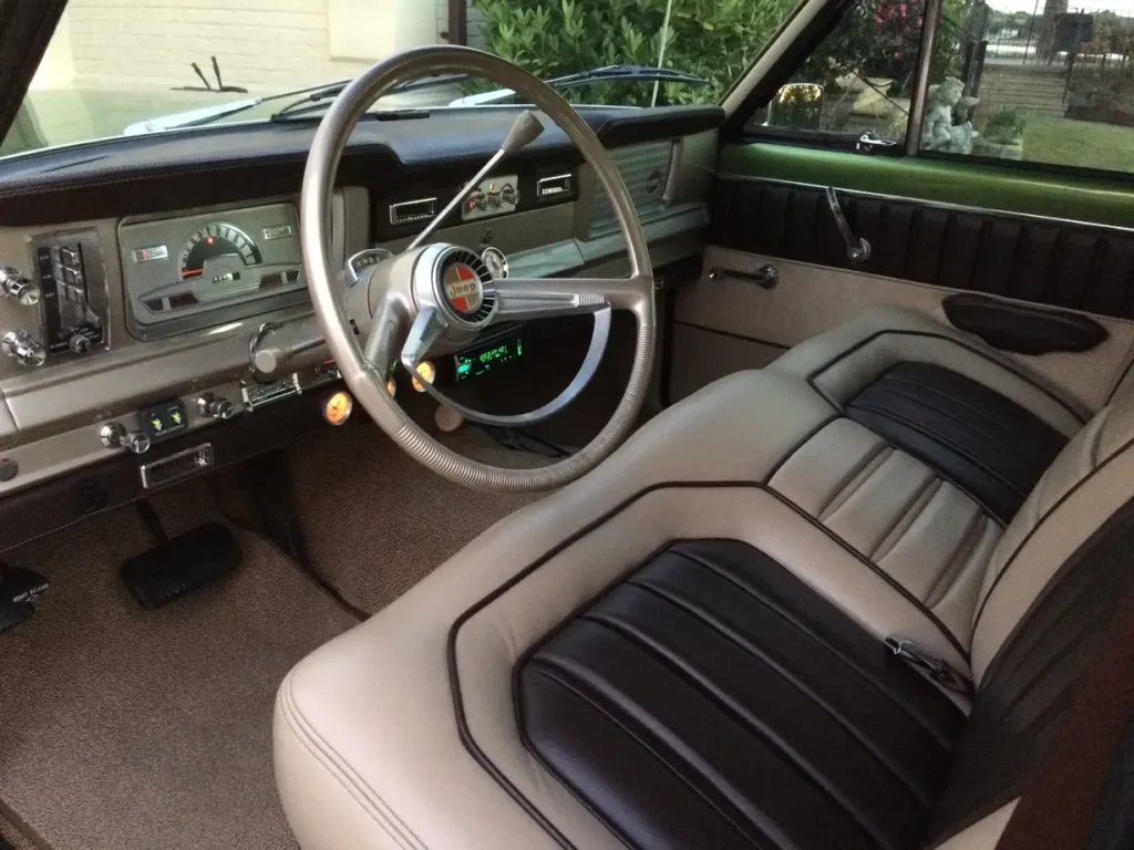 1970 Jeep Wagoneer