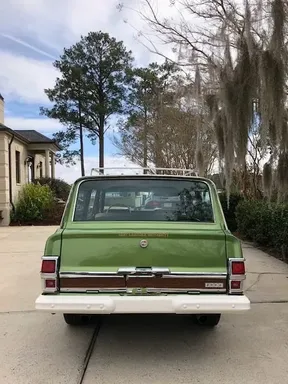 1970 Jeep Wagoneer